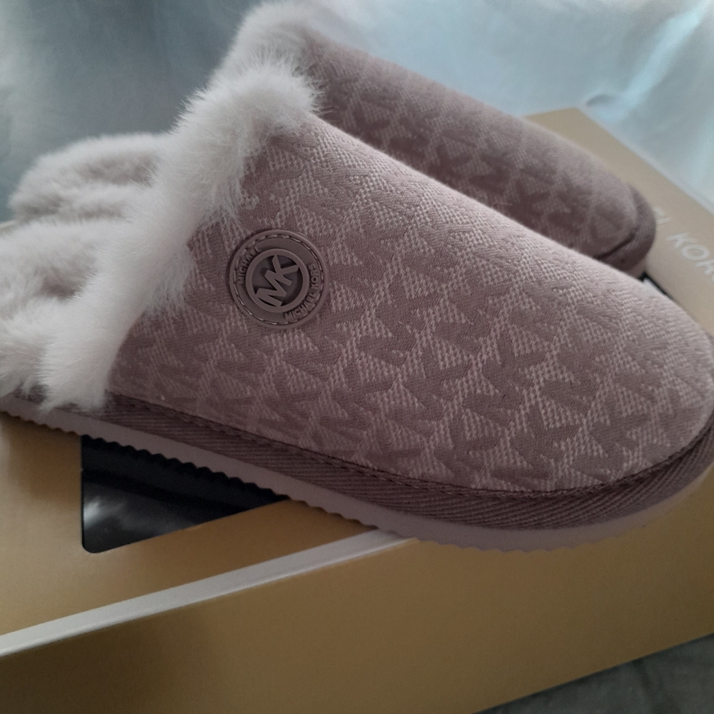 New Michael Kors Faux Fur Slippers NWT In Gift Box